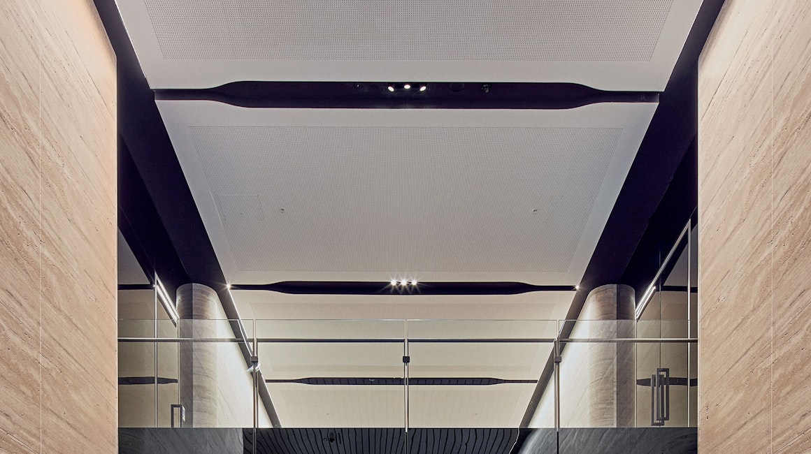 Beam floodlight and Aris medium power linear fixtures used throughout the lobbies of 1 Denison Street located in the heart of North Sydney's new CBD.