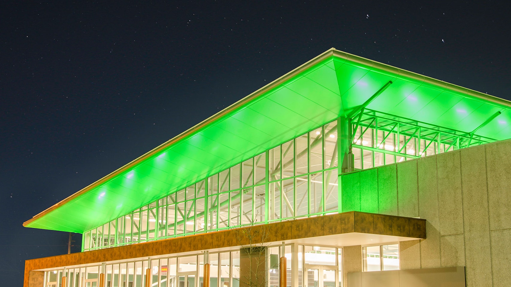 Maxis high-power linear floodlight in application, installed in The Ballarat Aquatic & Lifestyle Centre. The striking structure has quickly become a local icon.