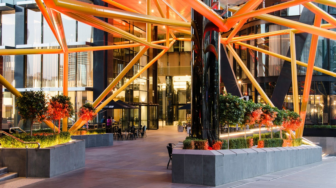 Collins Square is home to many cafes, restaurants, fashion, grocery and specialty retailers. Many pedestrians pass daily through the forecourt and relaxed alfresco area, part of the retail mix at Collins Square.
