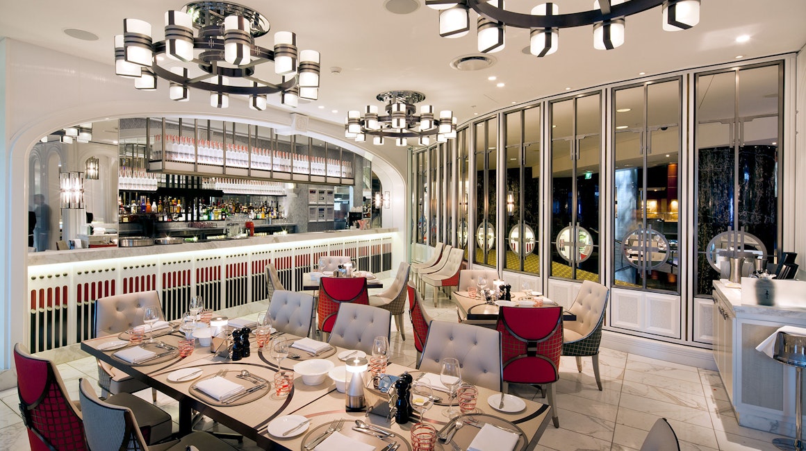 Slim LED strip in application, installed in the Conservatory Brasserie in Melbourne. Primo X2 with an IP68 rating was also IP rated used in the food display which made it possible to submerse the installation inside the ice trough.