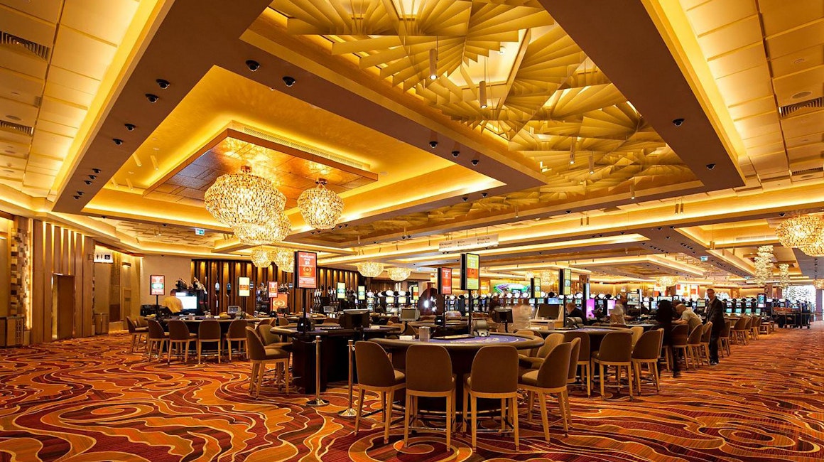 Aduro high-performance indirect LED strip in application, installed in the Crown Casino in Perth. Beautiful architectural lighting with a high CRI. 