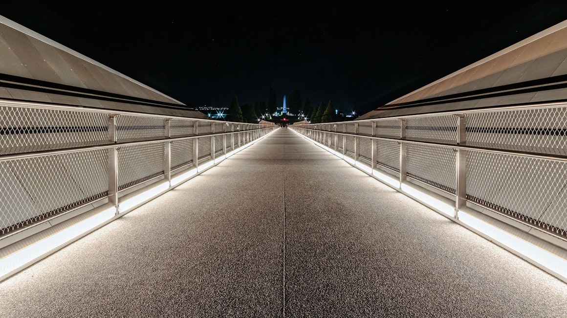 Max Mini UG IP linear markers are discreetly positioned to give a gentle glow to the 200-metre-long Bridge of Remembrance in Tasmania.