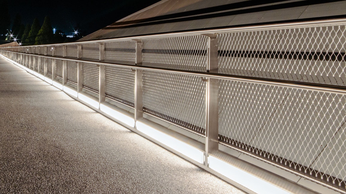 Max Mini UG IP linear markers are discreetly positioned to give a gentle glow to the 200-metre-long Bridge of Remembrance in Tasmania.