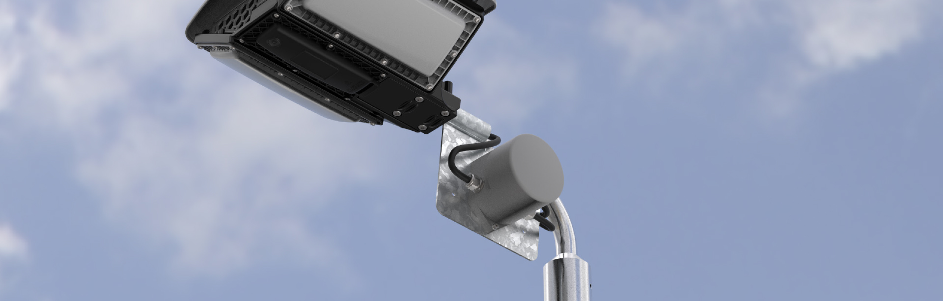 Allows for convenient mains in-out connection at the luminaire without modifying the luminaire.